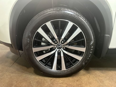 Used 2024 Nissan Pathfinder Platinum image 98