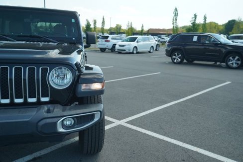 Used 2020 Jeep Wrangler Unlimited Sahara image 35