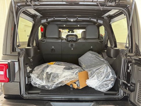 New 2025 Jeep Wrangler Unlimited Rubicon 392 image 22