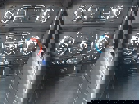 Used 2024 GMC Yukon XL AT4 w/ AT4 Premium Plus Package image 11