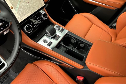 New 2026 Jaguar F-PACE R-Dynamic S image 8
