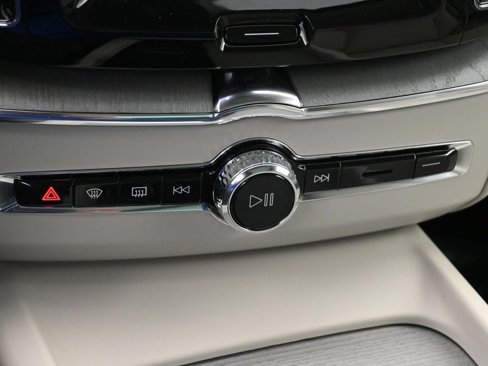 New 2025 Volvo XC60 T8 Plus w/ Protection Package Premier image 16