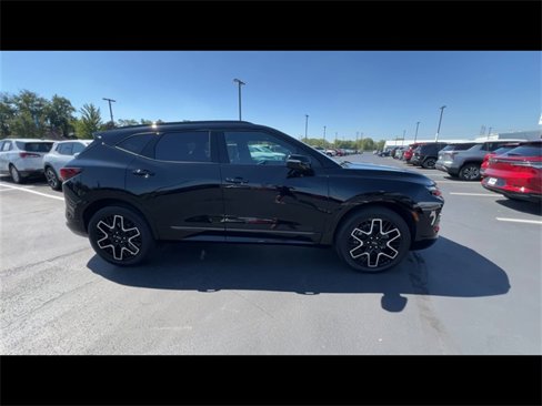 Certified 2024 Chevrolet Blazer RS w/ Driver Confidence II Package image 9
