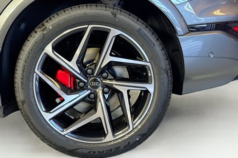 New 2025 Audi SQ6 e-tron Premium Plus image 28