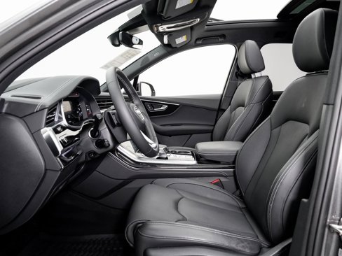 Certified 2025 Audi Q7 3.0T Prestige image 6