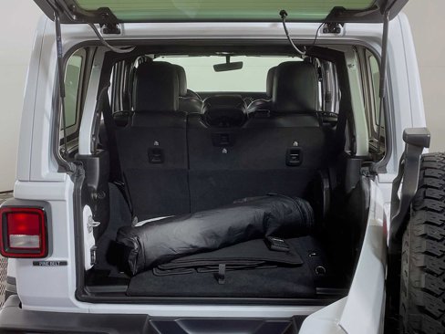 Used 2022 Jeep Wrangler Unlimited Sahara image 24