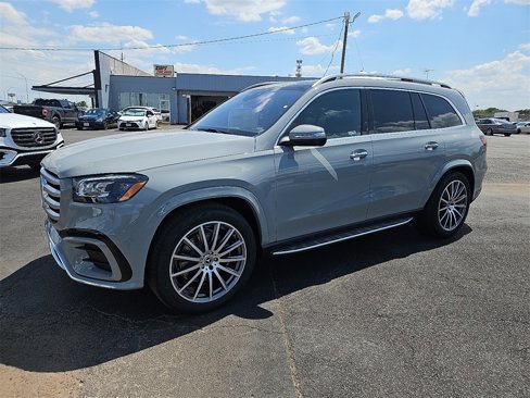 New 2025 Mercedes-Benz GLS 580 4MATIC image 2