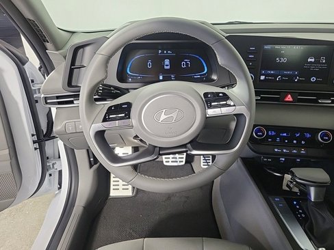 New 2025 Hyundai Elantra Sport image 15