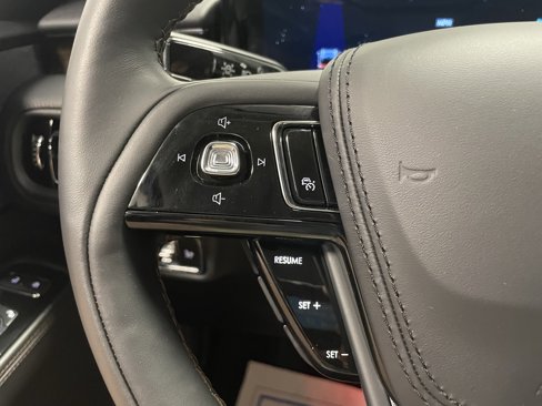 Used 2025 Lincoln Aviator Reserve w/ Jet Appearance Package image 17