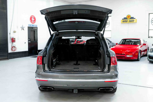 Used 2018 Bentley Bentayga image 85