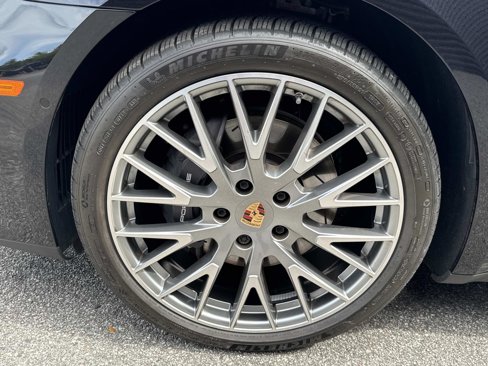 Certified 2024 Porsche Panamera image 12