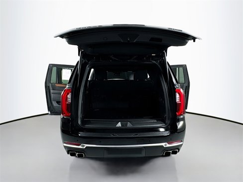 Used 2025 GMC Yukon XL Denali image 37