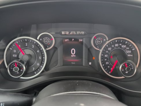 New 2025 RAM 1500 4x4 Crew Cab image 27