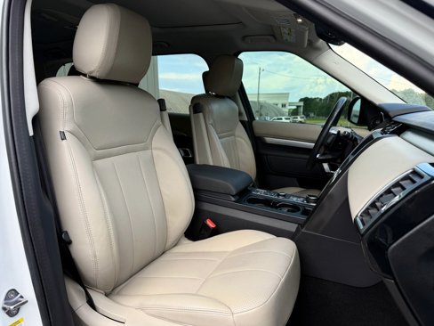Used 2020 Land Rover Discovery Landmark image 20