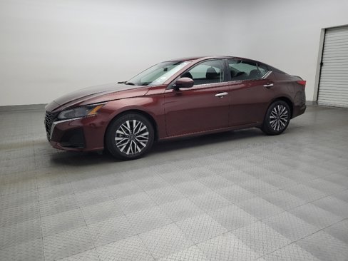 Used 2023 Nissan Altima 2.5 SV image 2