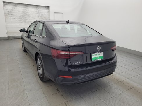 Used 2024 Volkswagen Jetta SE image 5