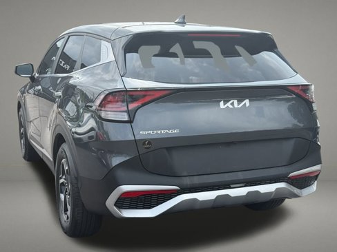 Used 2024 Kia Sportage LX image 3