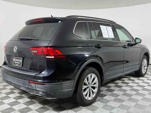Used 2019 Volkswagen Tiguan SE w/ Panoramic Sunroof Package image 8
