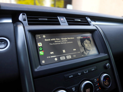 Used 2020 Land Rover Discovery Landmark image 40
