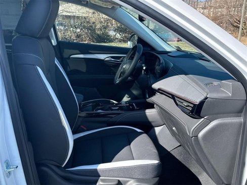 New 2025 Buick Envision Sport Touring image 27