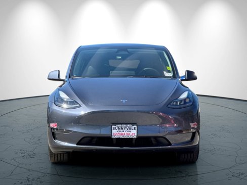 Used 2023 Tesla Model Y Long Range image 9
