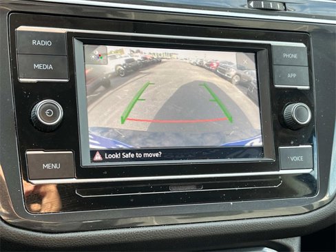 Used 2022 Volkswagen Tiguan S image 33