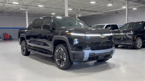 New 2026 Chevrolet Silverado EV LT image 2