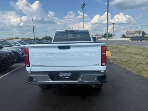 Used 2025 Chevrolet Silverado 2500 LTZ w/ LTZ Premium Package image 4