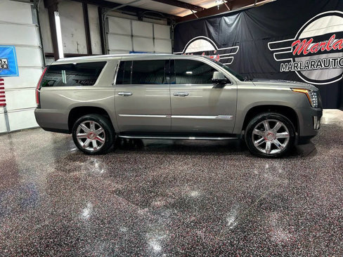 Used 2019 Cadillac Escalade ESV Luxury image 21