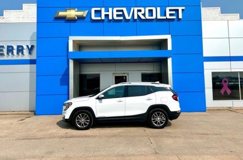 Used 2024 GMC Terrain SLT image 4