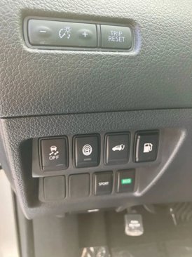 Used 2020 Nissan Rogue SV image 14