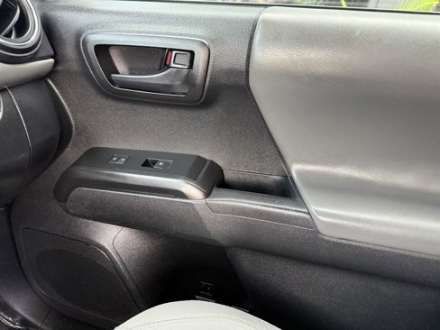 Used 2022 Toyota Tacoma SR5 image 28