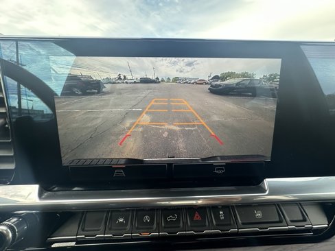 Certified 2022 GMC Sierra 1500 SLT w/ SLT Convenience Package image 26