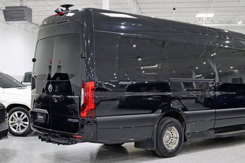 Used 2024 Mercedes-Benz Sprinter 3500 image 9
