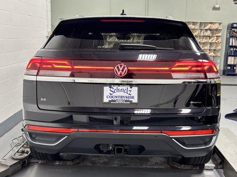 New 2026 Volkswagen Atlas Cross Sport SE image 28