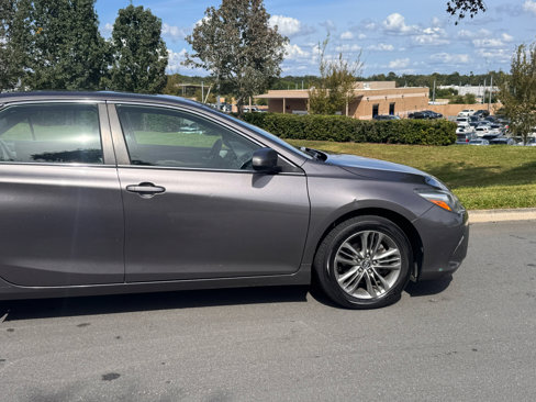 Used 2017 Toyota Camry SE image 21