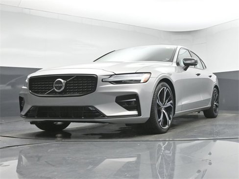 Used 2025 Volvo S60 B5 Plus w/ Protection Package Premier image 36
