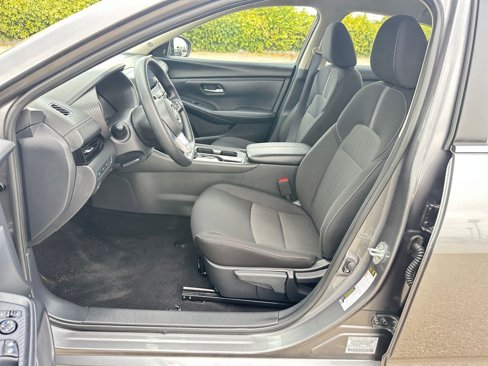 Used 2025 Nissan Sentra SV image 36