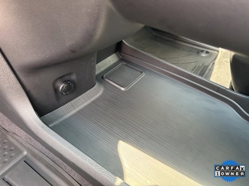 Used 2025 Toyota Sienna XSE image 33