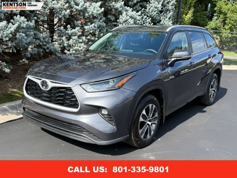 Used 2025 Toyota Highlander XLE image 3