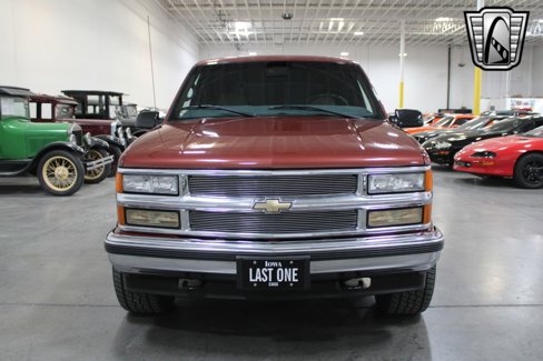 Used 1998 Chevrolet Tahoe 4WD 2-Door w/ Preferred Equipment Group 2 image 2