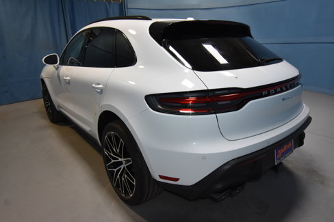 New 2026 Porsche Macan image 3