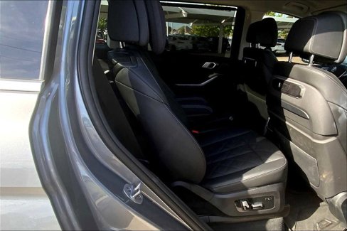 Used 2024 BMW X7 xDrive40i w/ Premium Package image 18