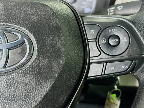 Used 2025 Toyota Corolla LE image 14
