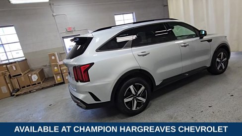 Used 2021 Kia Sorento EX w/ Panoramic Sunroof Package image 11