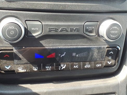 Used 2025 RAM ProMaster 2500 w/ Convenience Group image 24