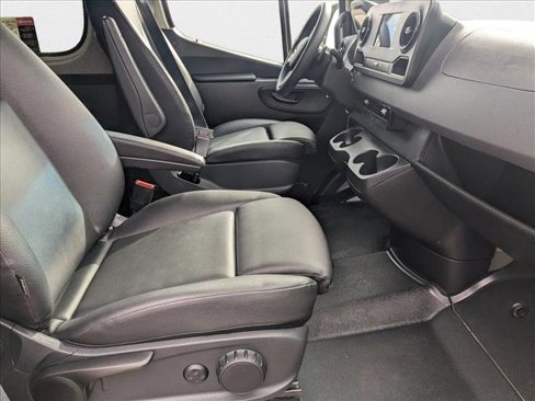 Used 2021 Mercedes-Benz Sprinter 2500 image 18