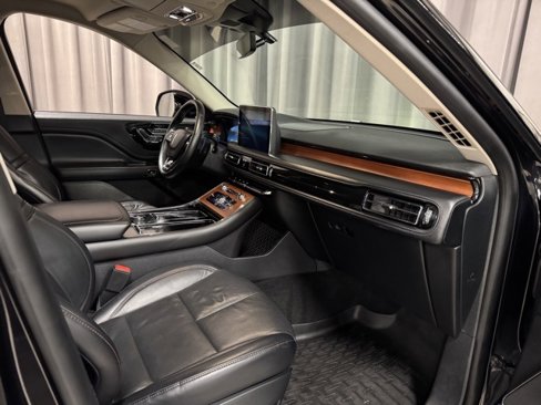 Used 2020 Lincoln Aviator Reserve w/ Equipment Group 201A image 8