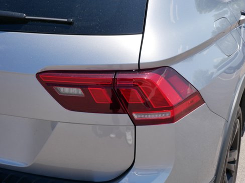 Certified 2024 Volkswagen Tiguan SE R-Line image 17