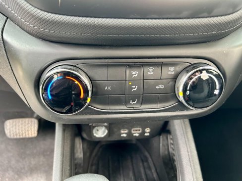 Used 2022 Chevrolet TrailBlazer LS image 22